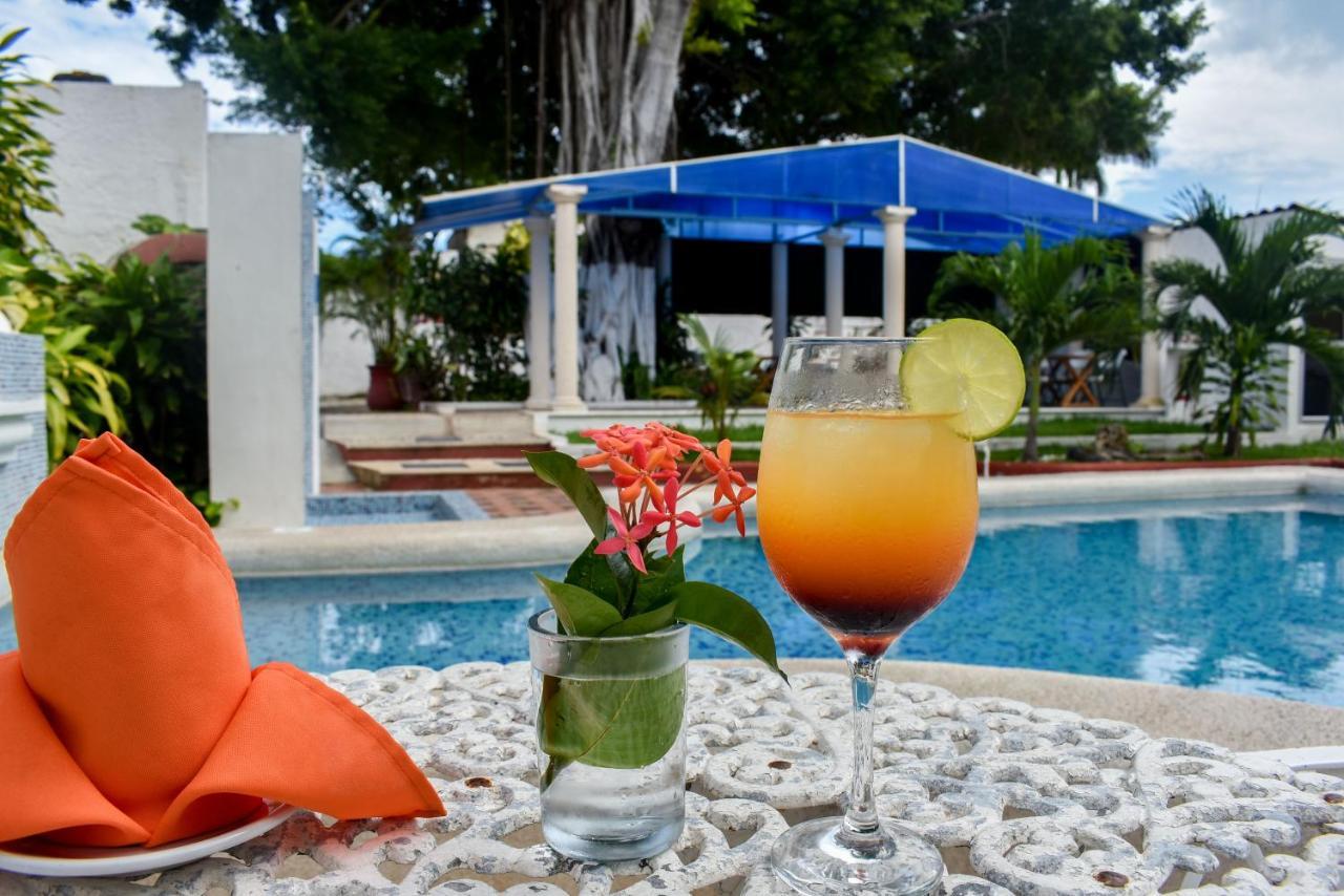 Hotel Maria de Lourdes Cancún Exterior foto