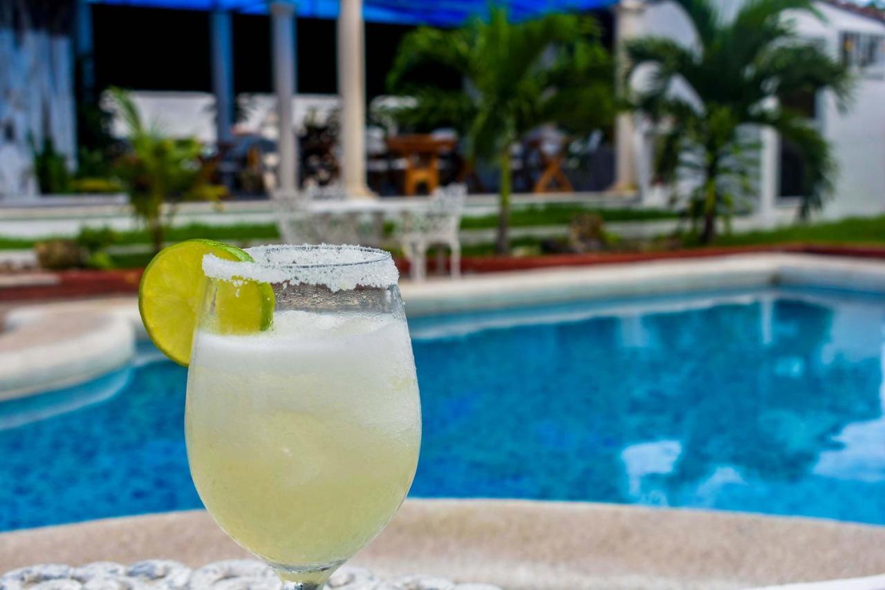 Hotel Maria de Lourdes Cancún Exterior foto