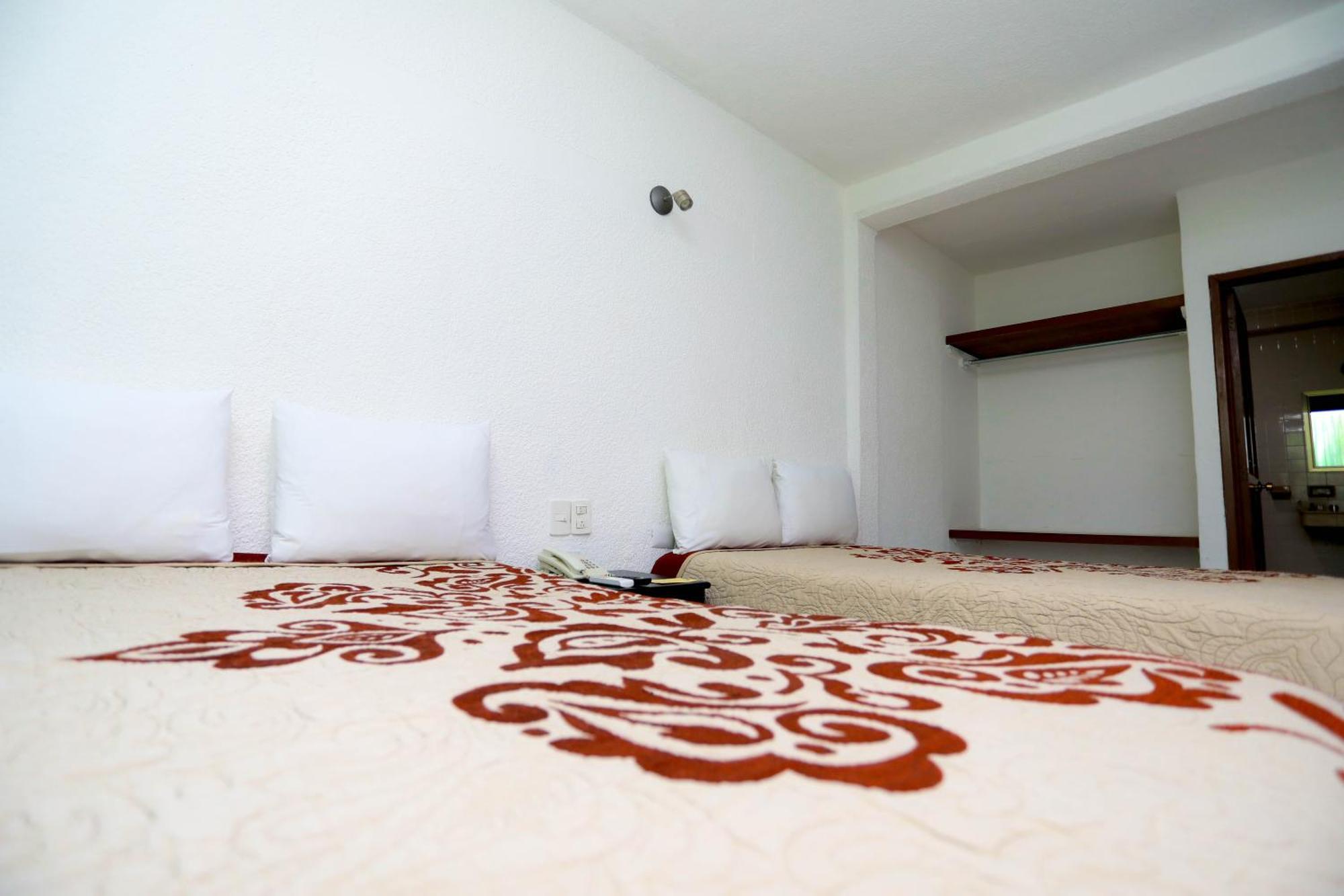 Hotel Maria de Lourdes Cancún Exterior foto