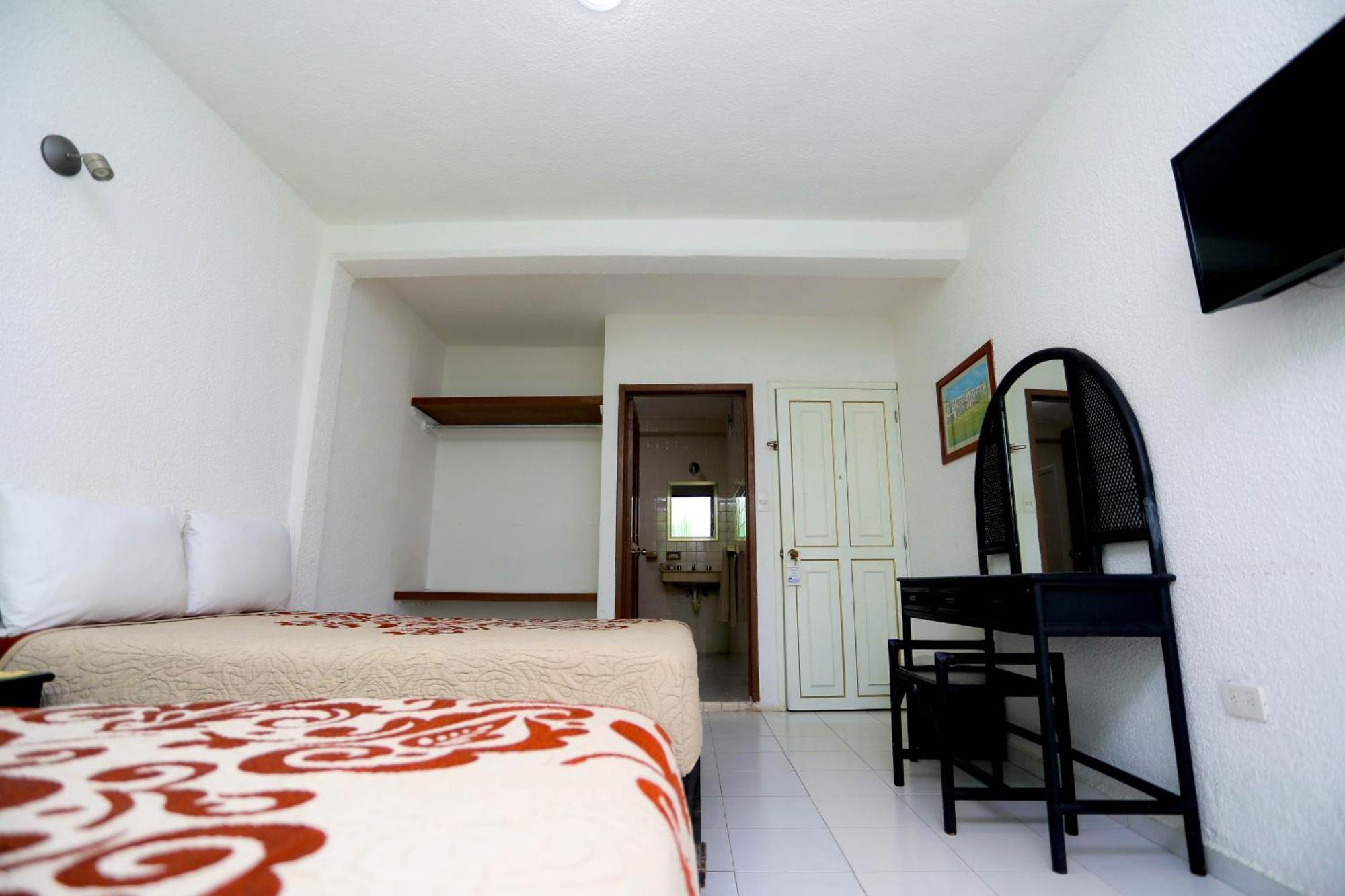 Hotel Maria de Lourdes Cancún Exterior foto
